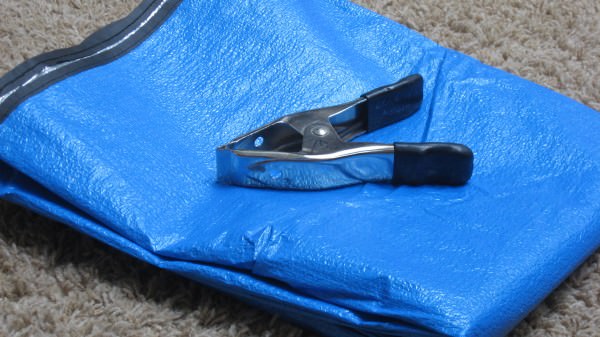 Space Blanket with Grip Clip